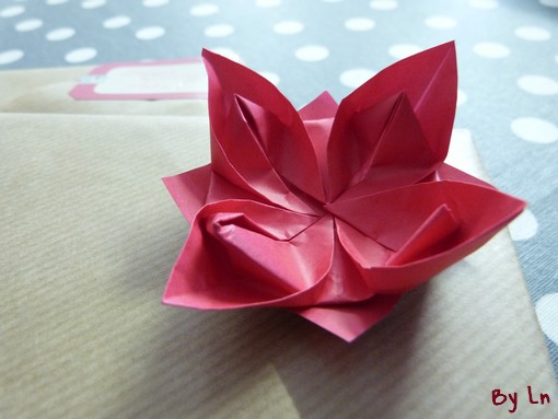 Papier-origami-fleur-lotus