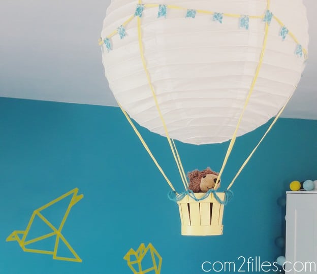 DIY - luminaire montgolfiere - déco chambre enfant